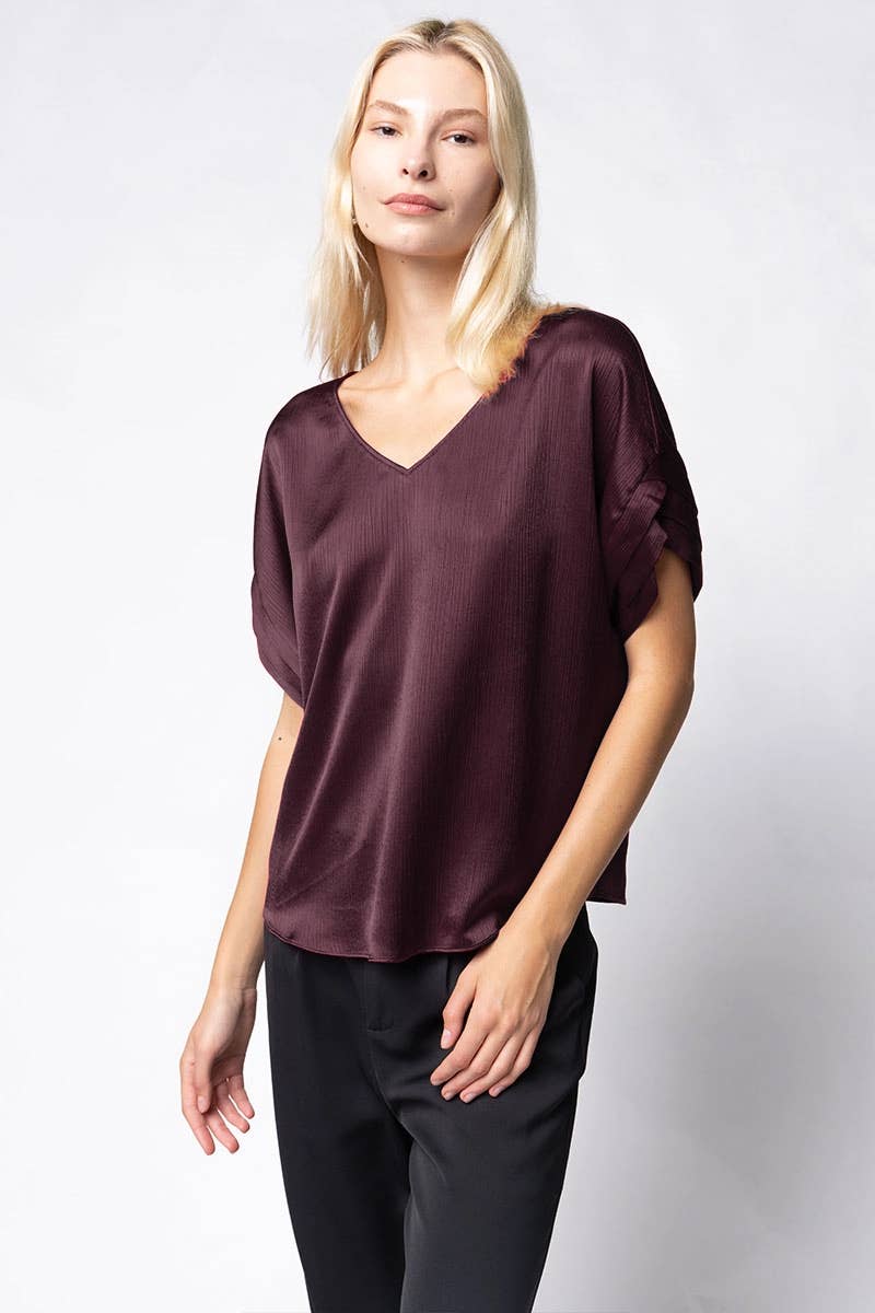 V-Neck Blouse With Bands Sleeve in Crinkle Satin