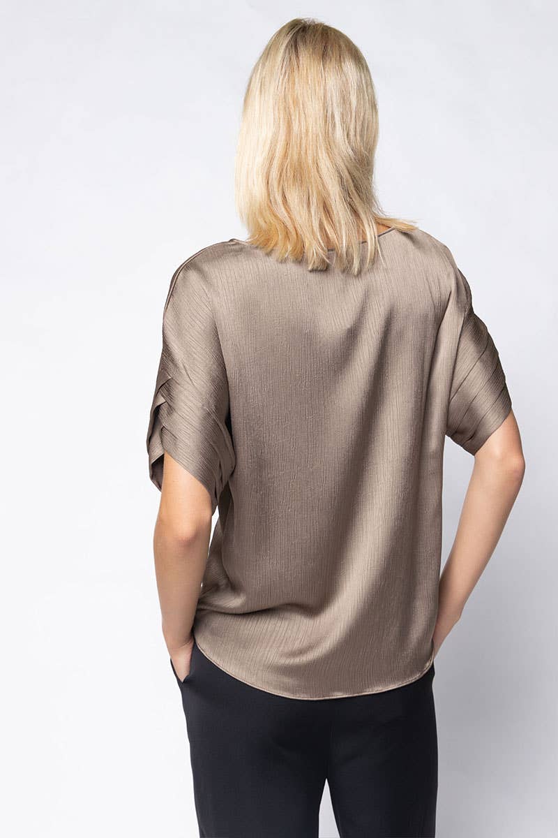 V-Neck Blouse With Bands Sleeve in Crinkle Satin