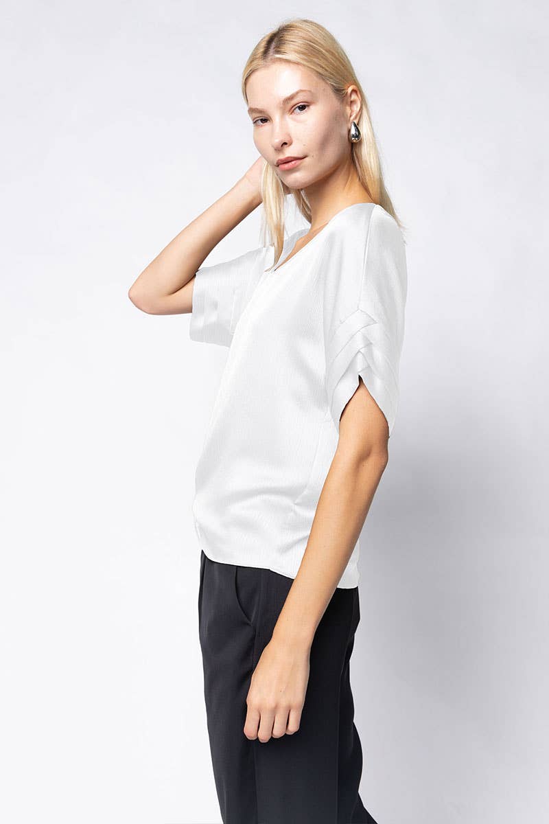 V-Neck Blouse With Bands Sleeve in Crinkle Satin