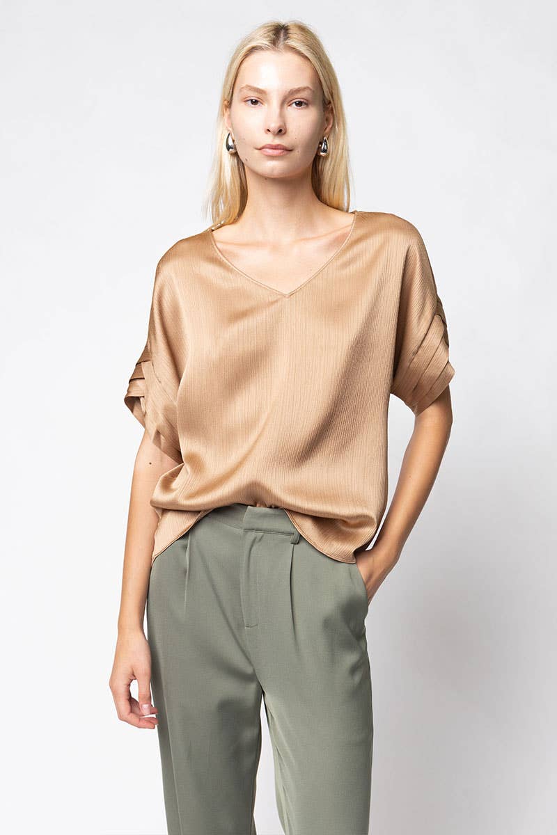 V-Neck Blouse With Bands Sleeve in Crinkle Satin