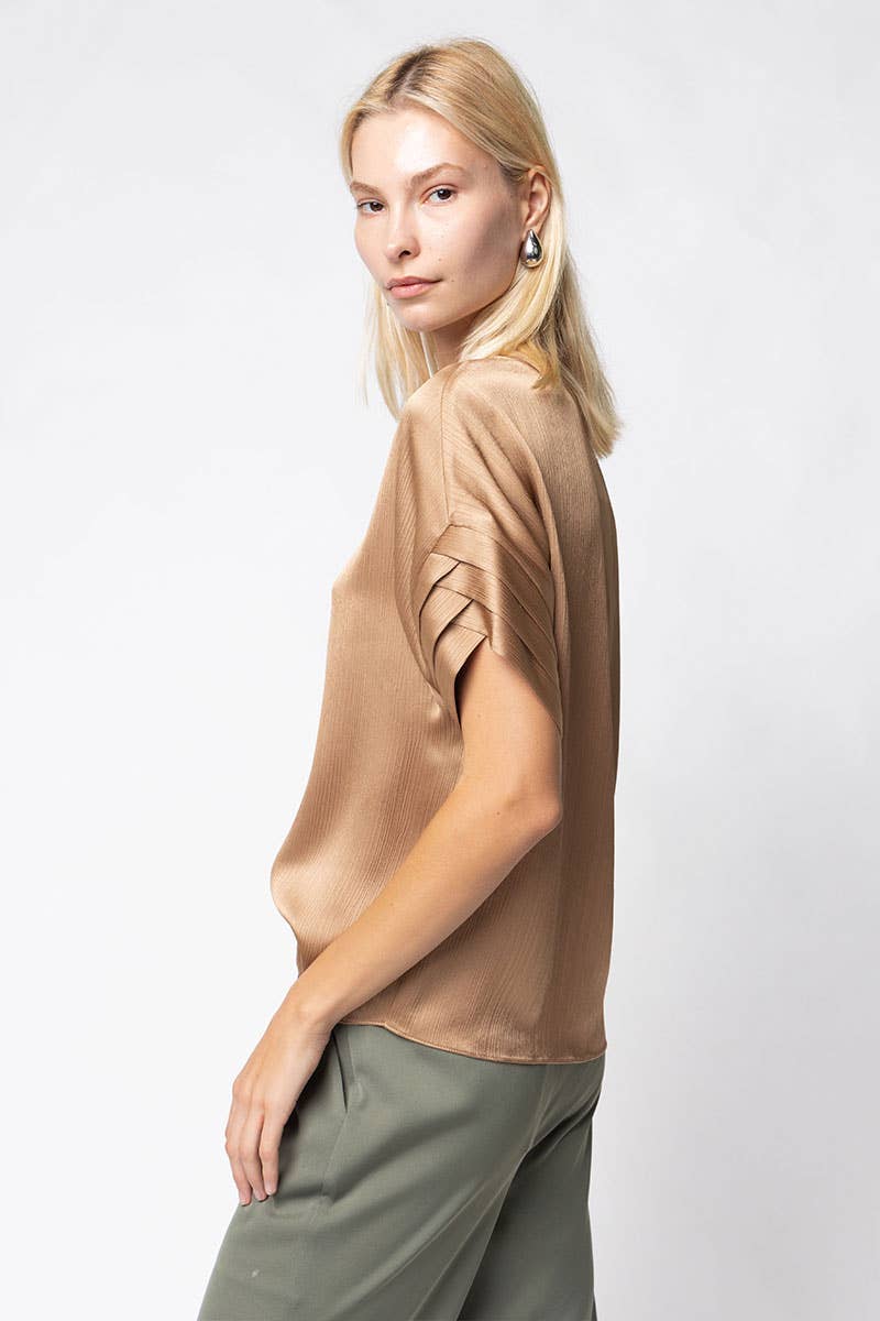 V-Neck Blouse With Bands Sleeve in Crinkle Satin