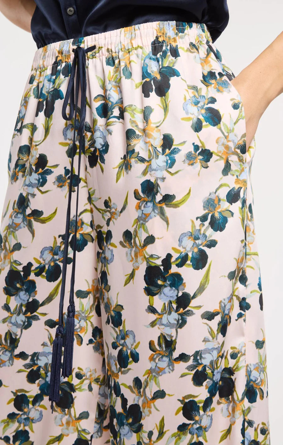Cinq a Sept Trailing Iris Pants