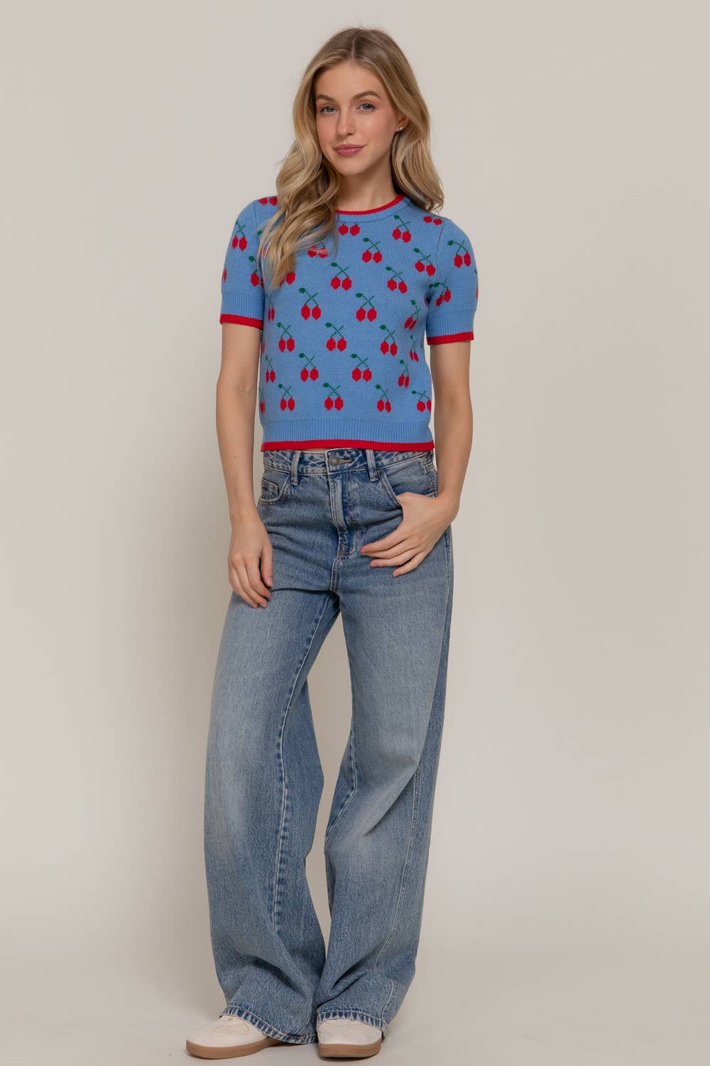 Active USA Short Sleeve Contrasting Edge Line Cherry Pattern Sweater