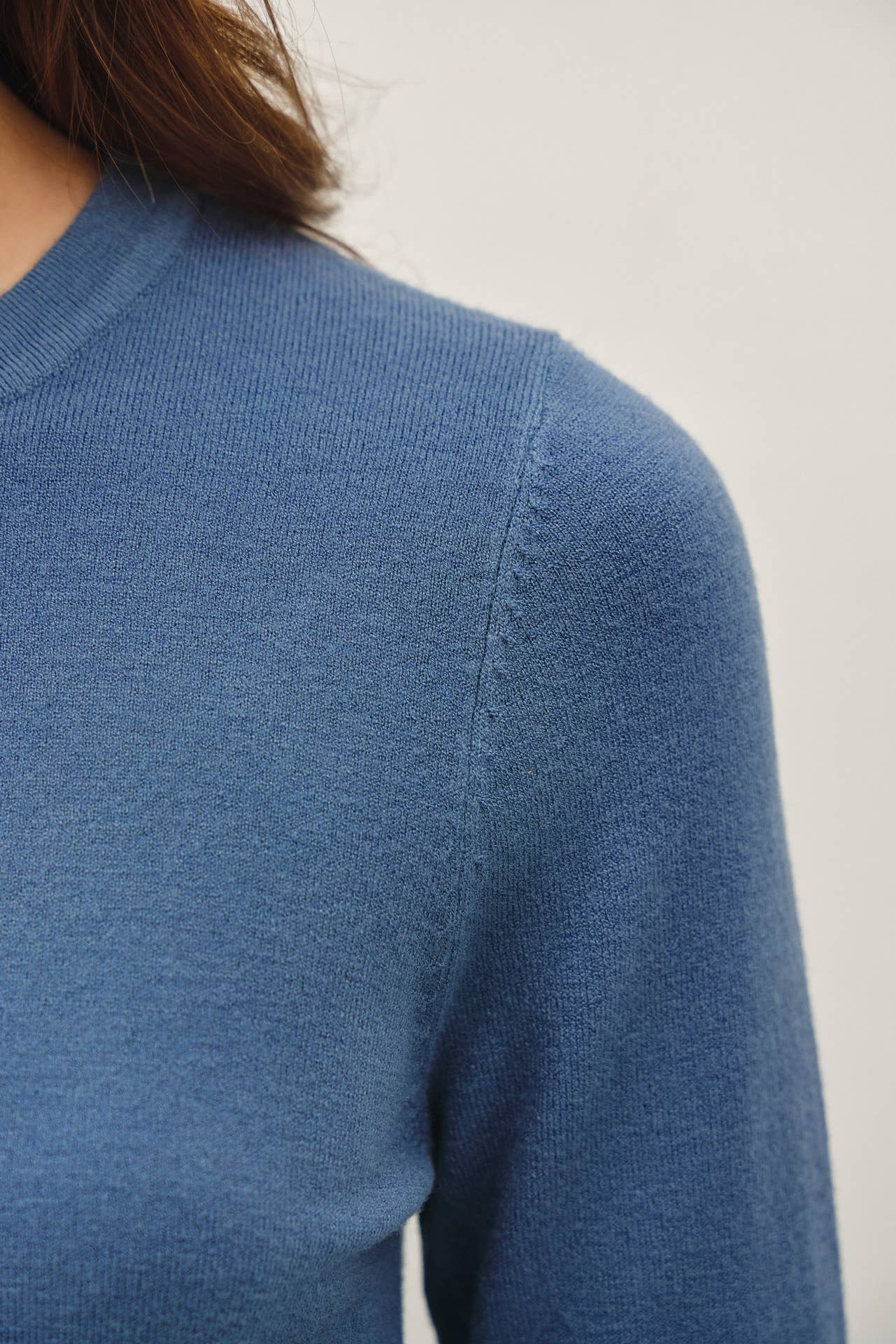 NEW COLOR-VISCOSE CREW NECK SOFT KNIT SWEATER